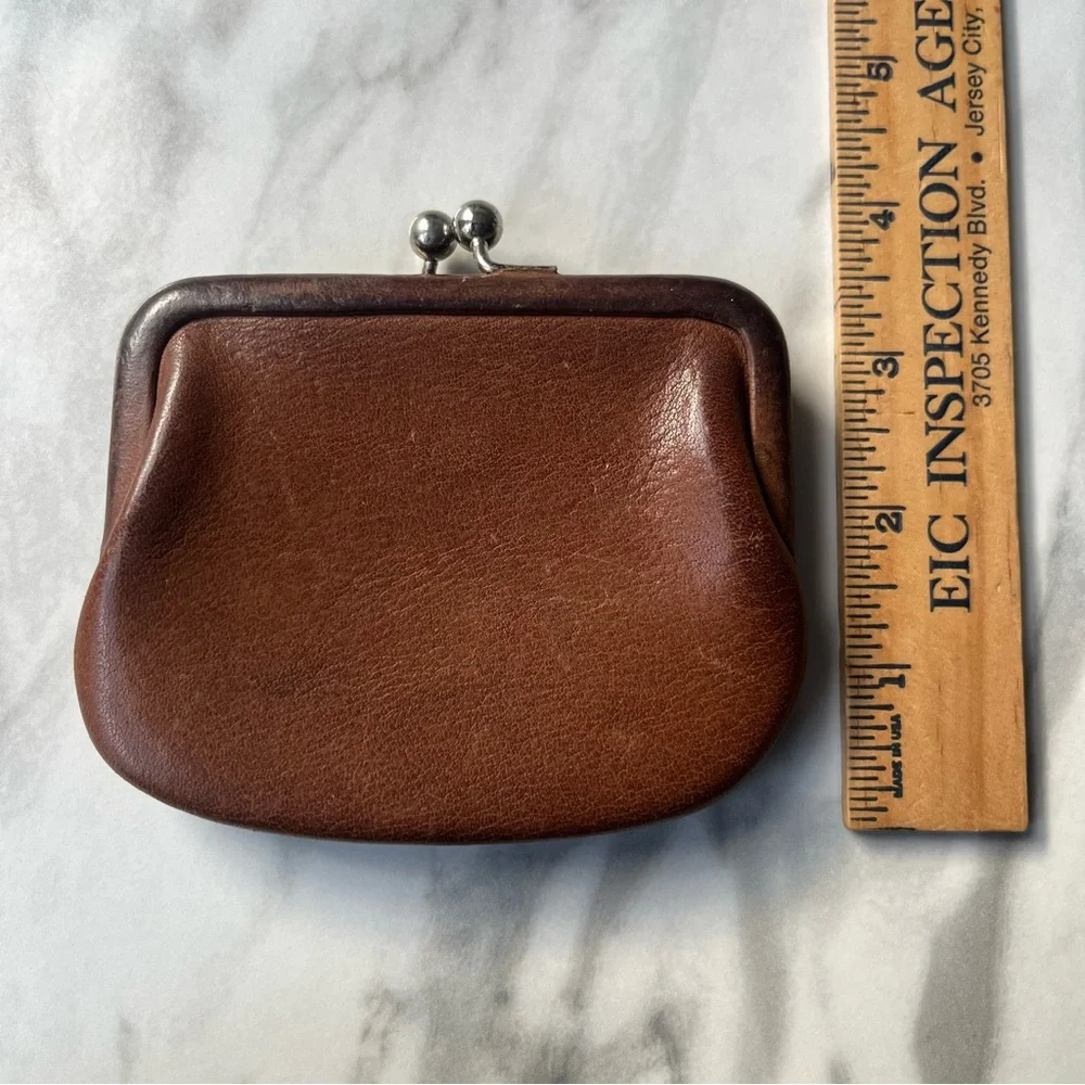 Vintage COACH Leather Kisslock Change Coin Purse